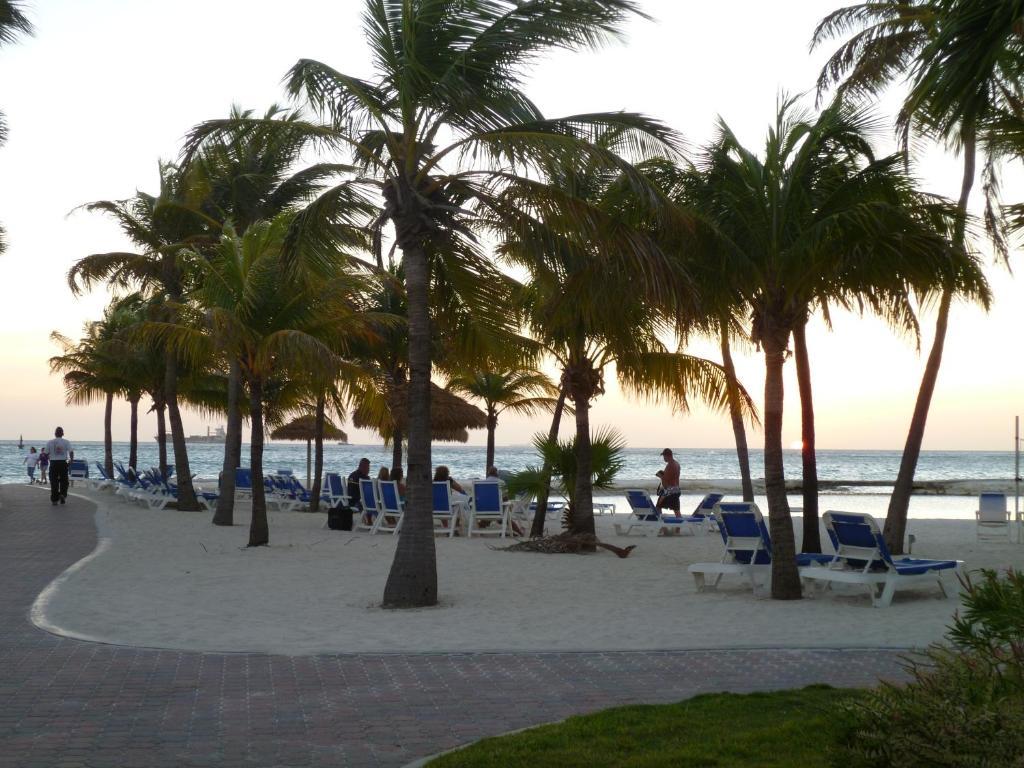 Flamboyant Garden Villas Oranjestad Eksteriør bilde